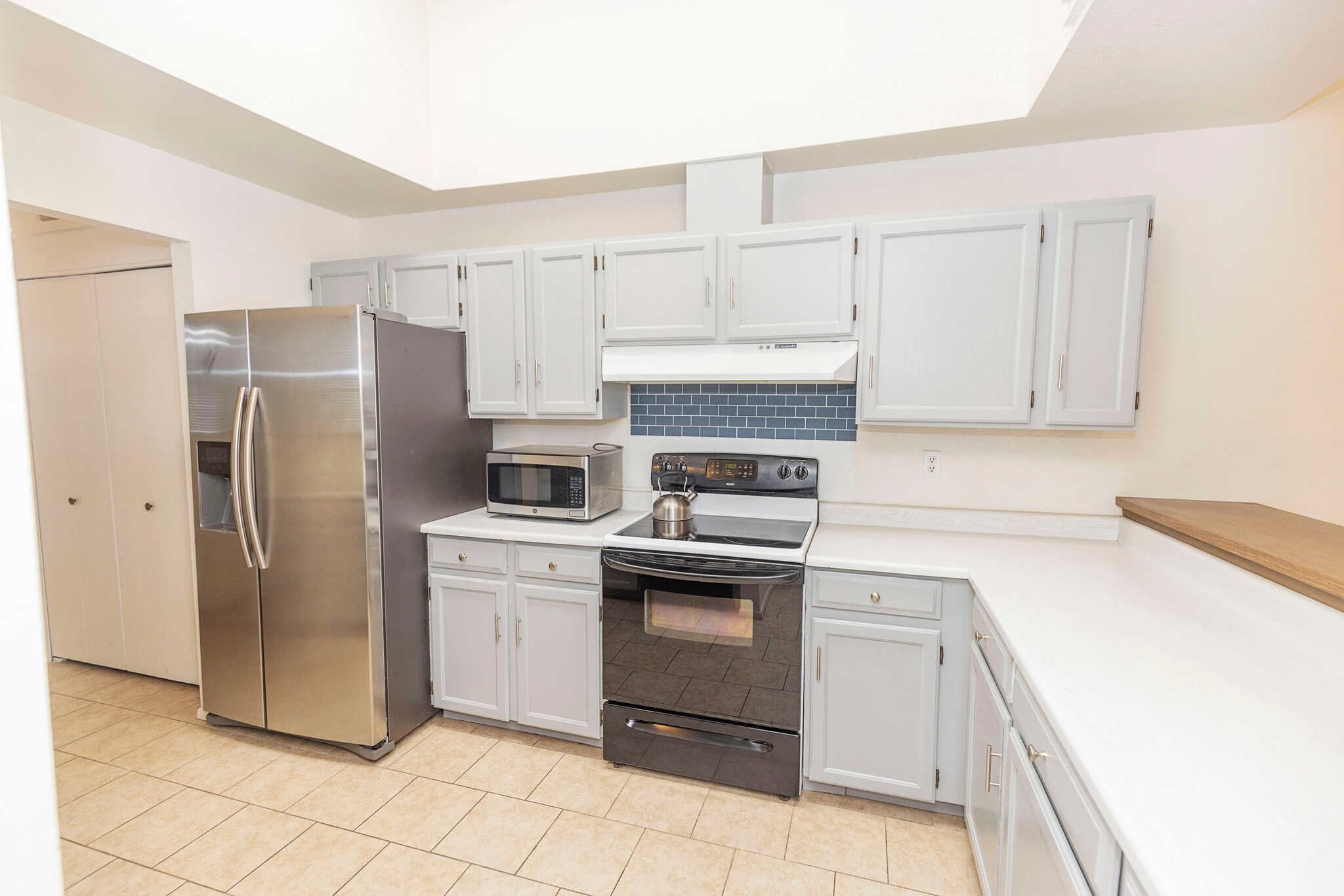 Building Photo - 3030 Hillrise Dr
