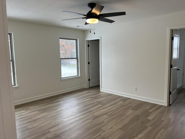 Building Photo - 7700 N Rainbow Dr