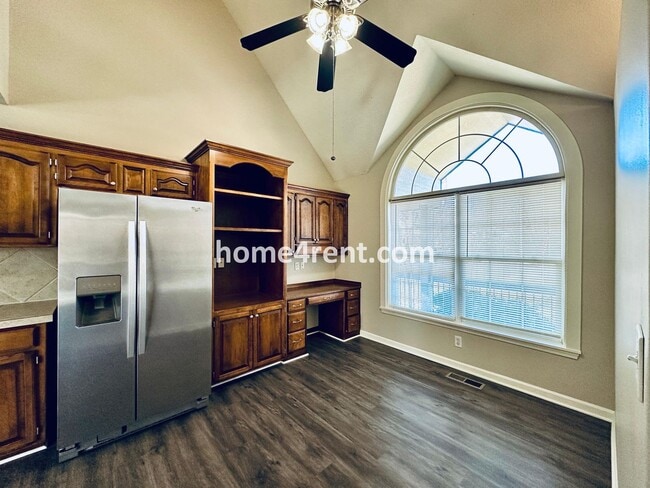 Building Photo - Spacious Four Bedroom Northland Home with a Finished Basement, 3 car garage and Fenced Yard!