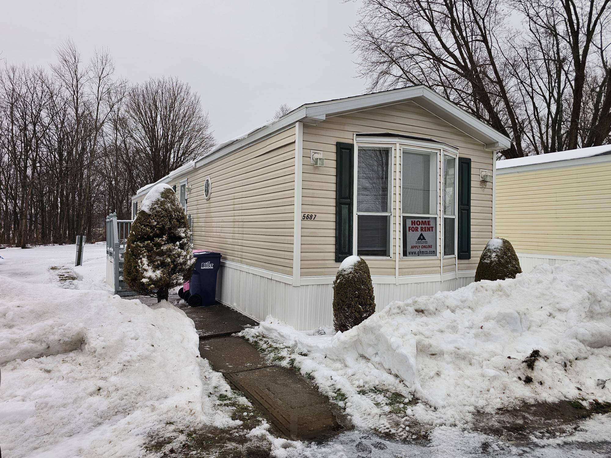 Building Photo - 5687 Lowell Rd