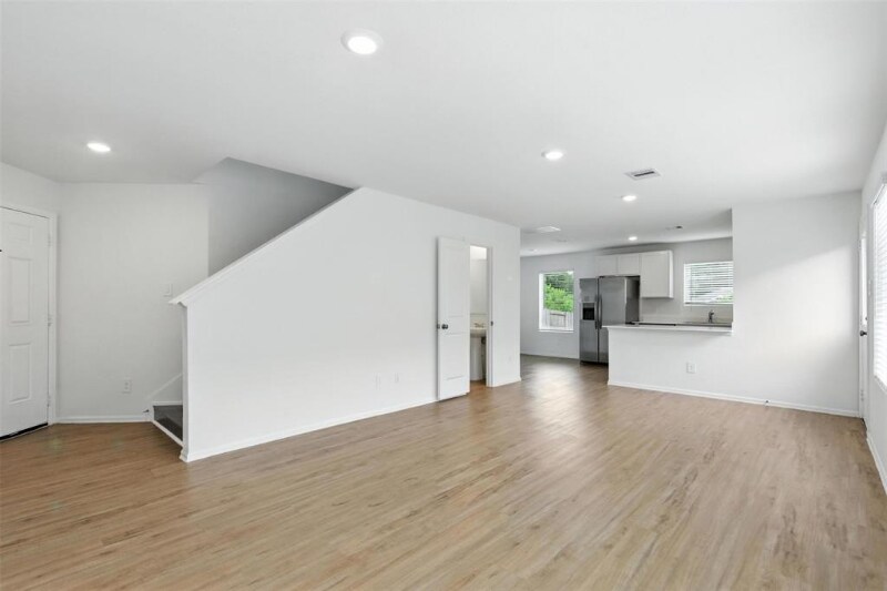 Building Photo - 1437 Las Cuevas Dr