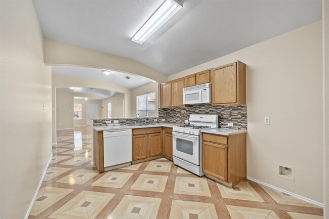 Building Photo - 19022 Wild Yaupon Dr