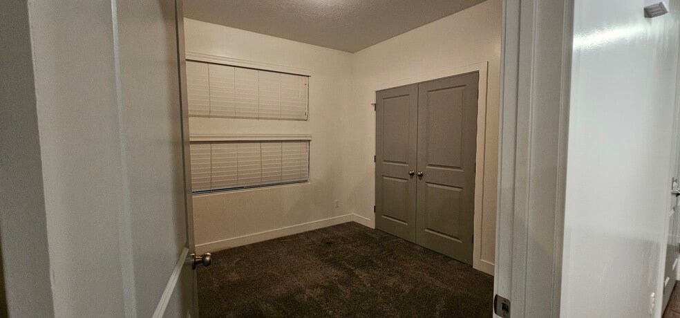 Building Photo - 875 S Depot St