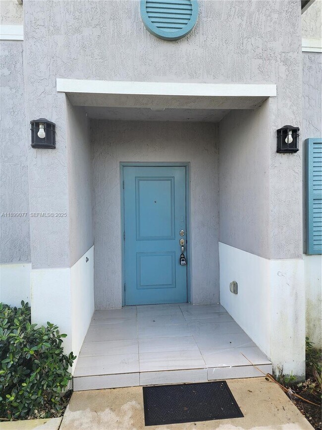 Building Photo - 452 NW 12th Pl