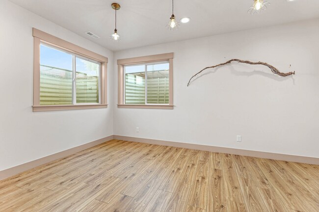 Building Photo - Beautiful 6-Bedroom Home in Eagle Mountain!