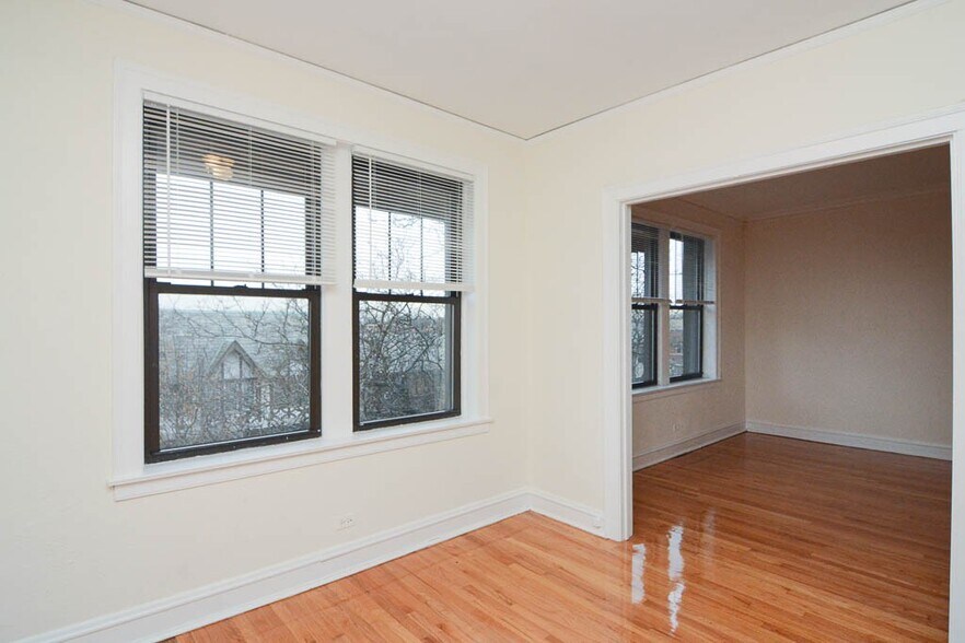 Building Photo - 348 Park Ave