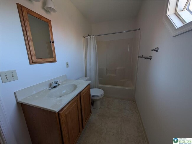 Building Photo - 2806 Sequoia Dr