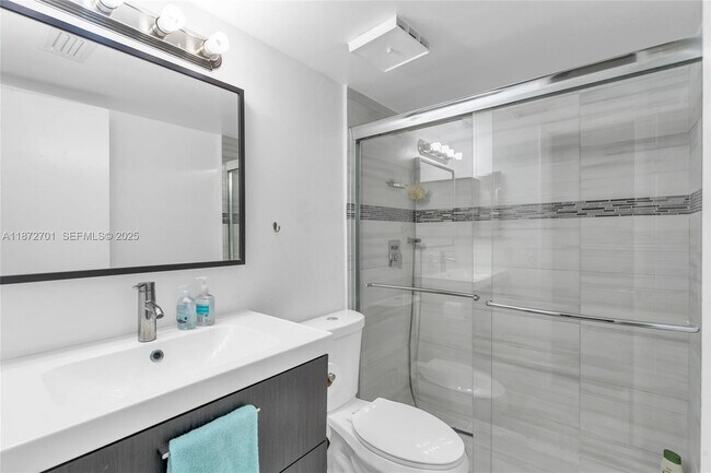 Building Photo - 20170 NE 3rd Ct