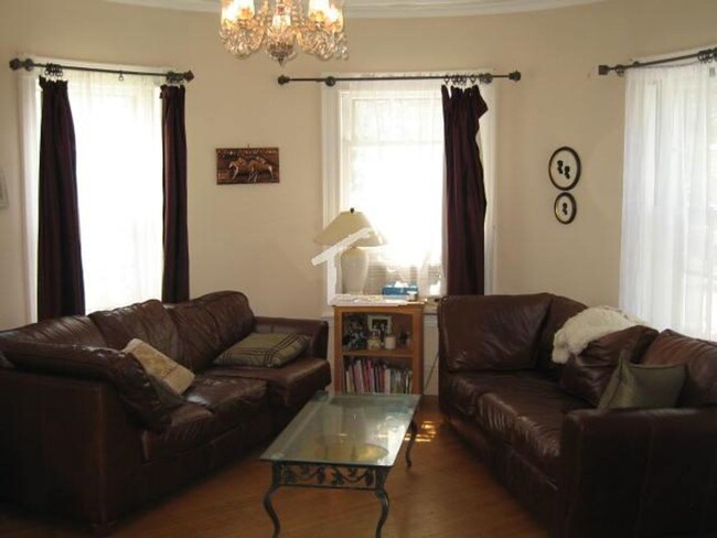 Building Photo - Beautiful 5 bed townhouse in Brighton.