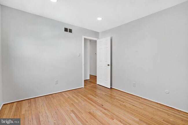 Building Photo - 826 Hendrix St