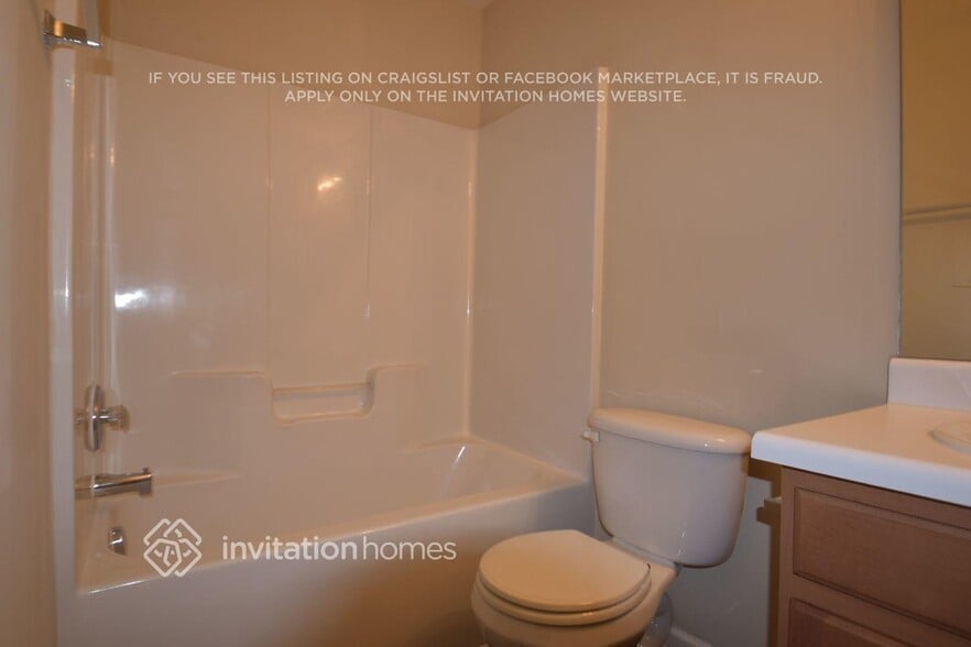 Building Photo - 3940 Laurel Glen Dr