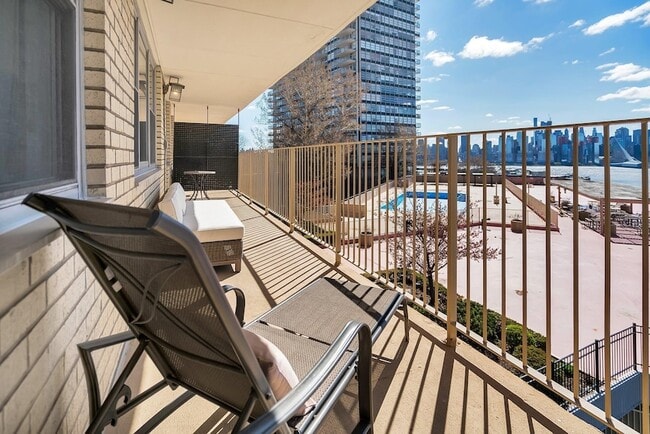 Building Photo - 6040 JFK Blvd E