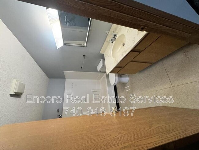 Building Photo - 573 Brookside Ct