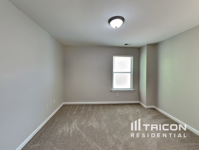 Building Photo - 39 Wyndham Ct