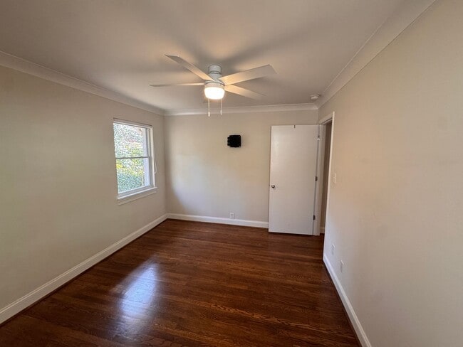 Building Photo - 908 Carolina Ave NW