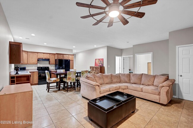 Building Photo - 2726 Brownsboro Rd