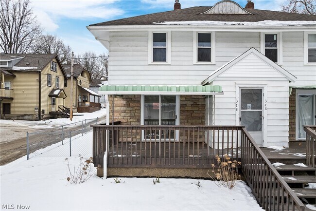 Building Photo - 378 Cross St