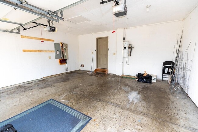 Building Photo - 2059 Arbor Springs Blvd