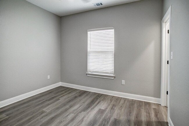 Building Photo - 121 S Kanaio Dr