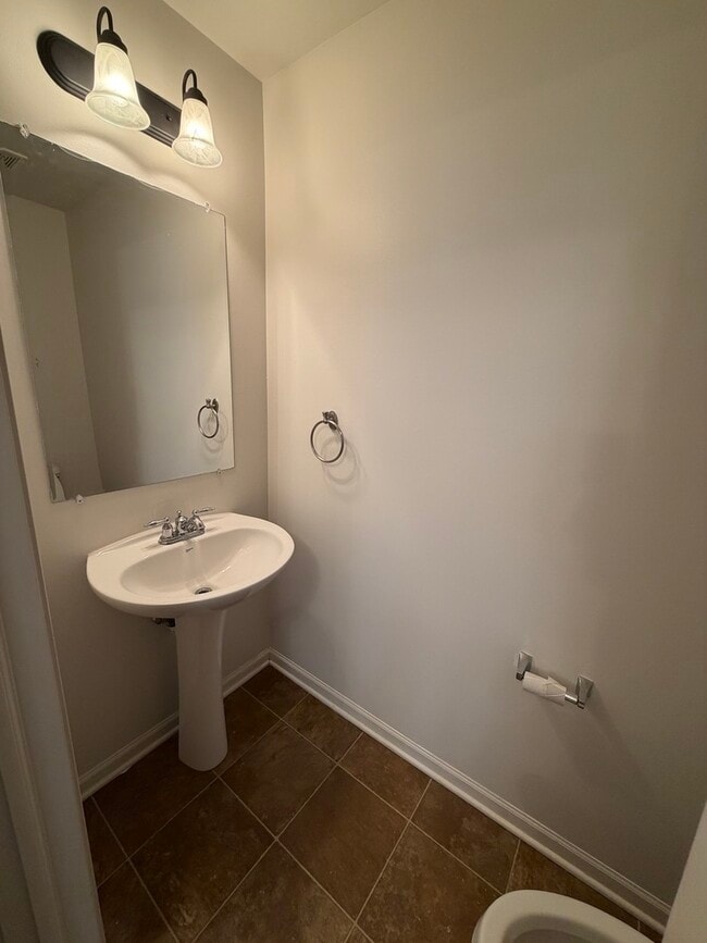 Building Photo - 4917 Montauk Dr