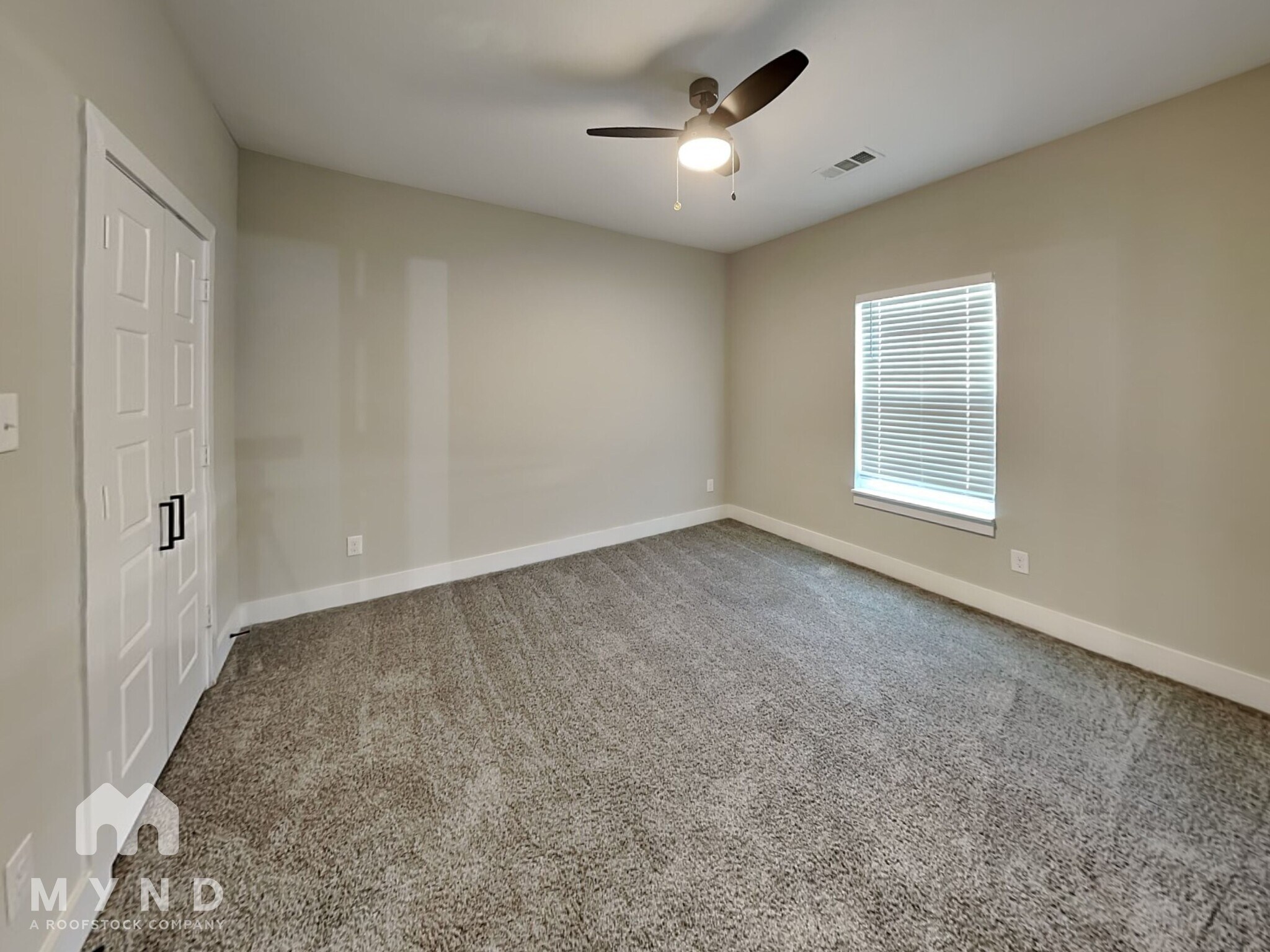 Building Photo - 2417 Creek Dr