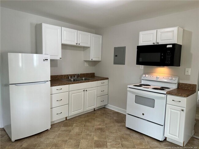 Building Photo - 409 Boundary Ln