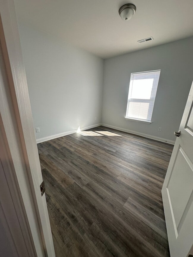 Building Photo - The Villages at Lake Reba