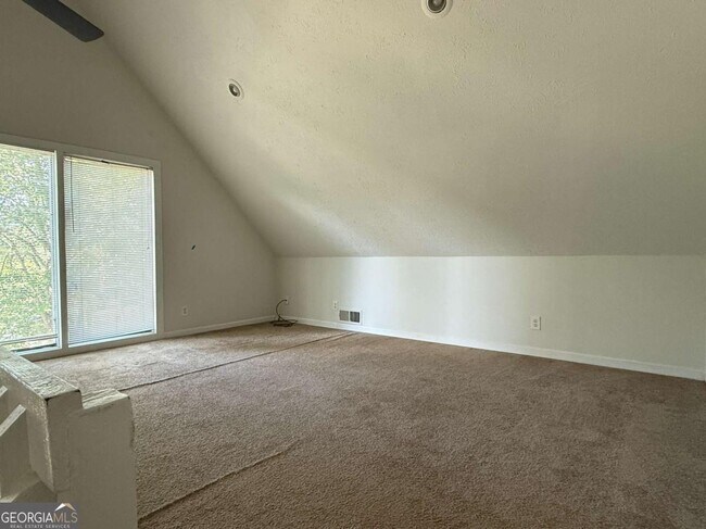 Building Photo - 8439 Lake Dr