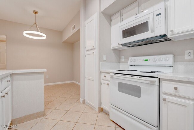 Building Photo - 6650 W Warm Springs Rd