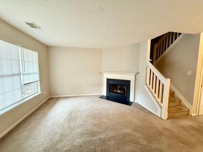 Building Photo - 5731 Cougar Ln