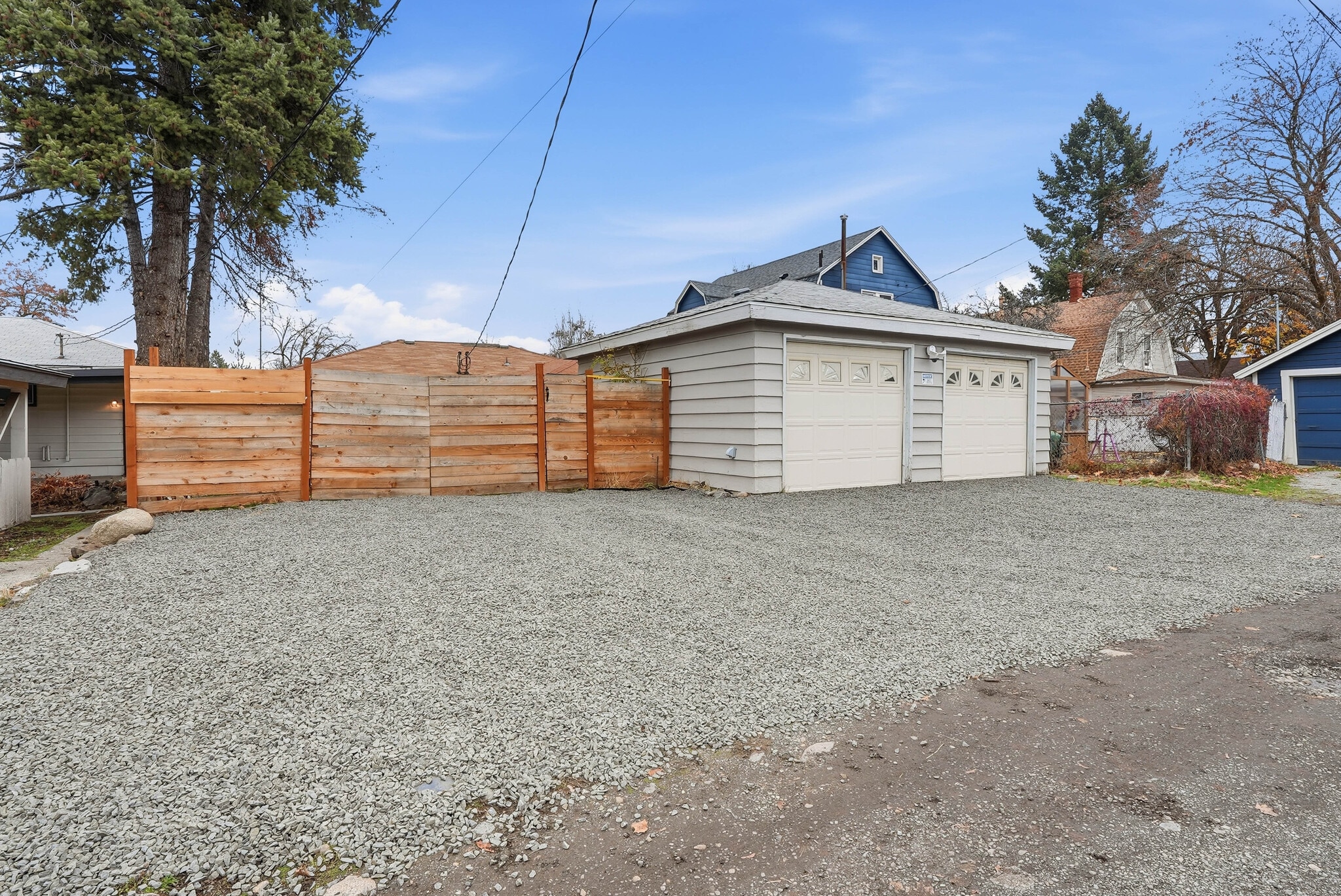 Building Photo - 729 W Augusta Ave