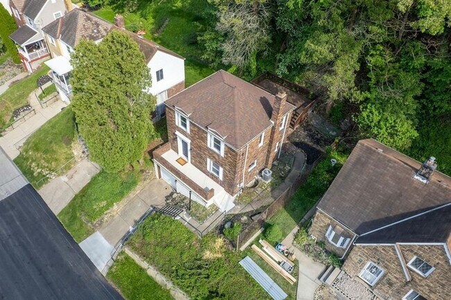 Building Photo - 363 Olancha Ave