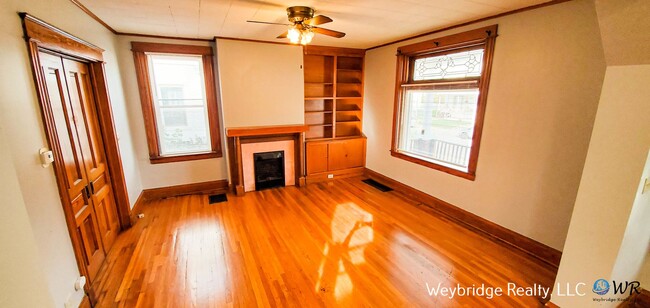 Building Photo - A Nice 4-Bedroom 1-Bath House in East Pric...