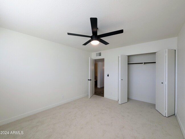 Building Photo - 121 N Flint Cir