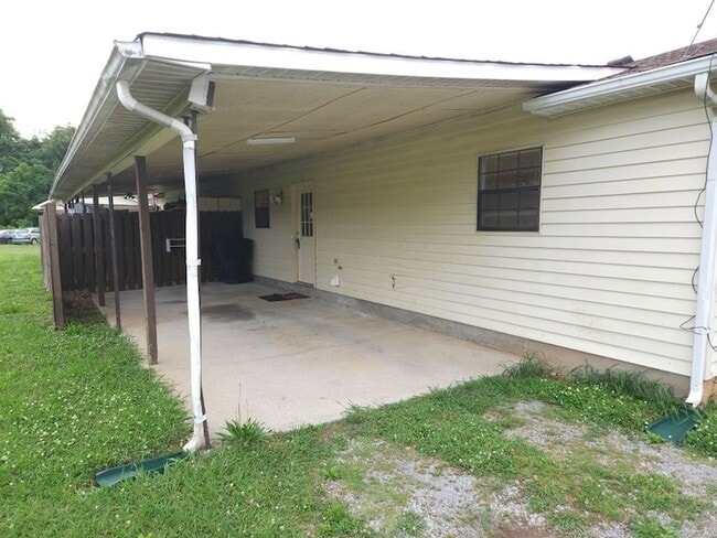 Building Photo - 340 Creekwood Ct