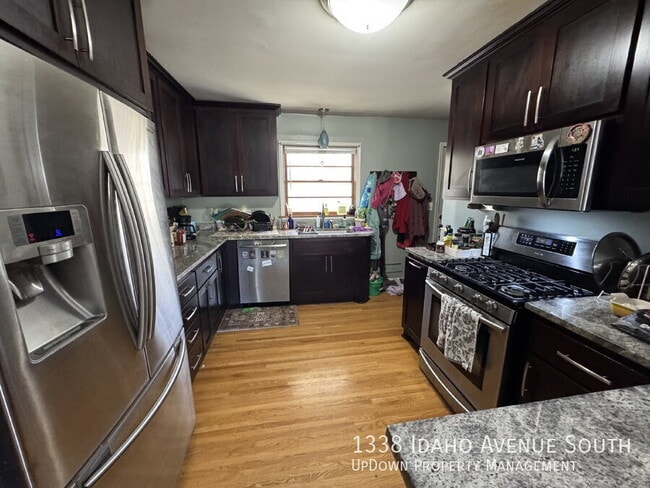 Building Photo - 1338 Idaho Ave S