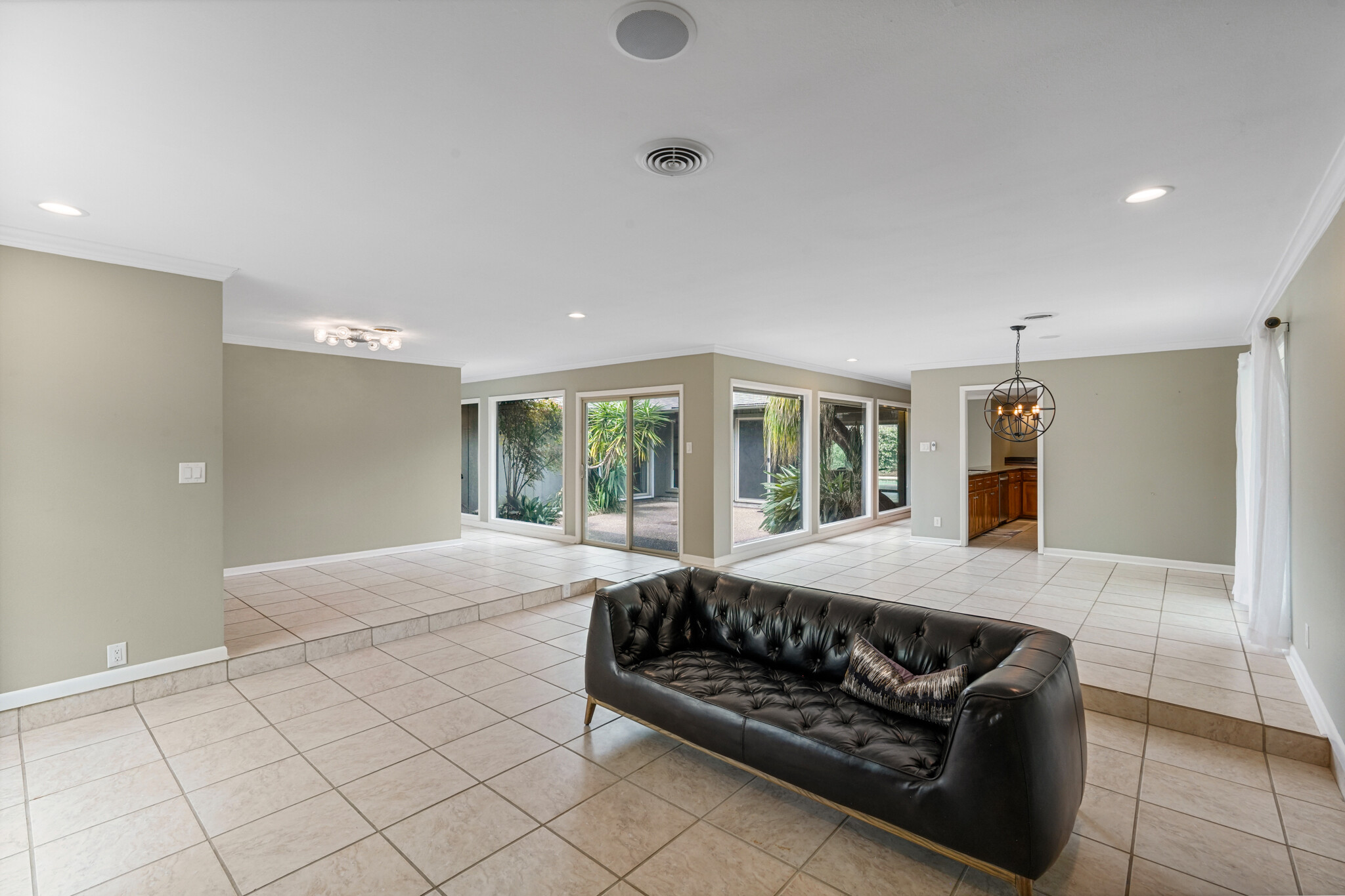 Building Photo - 4942 Cherry Hills Dr