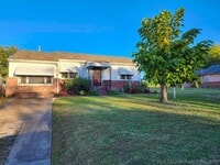 Building Photo - Quaint and Refreshed Bungalow in Joe Louis Addition