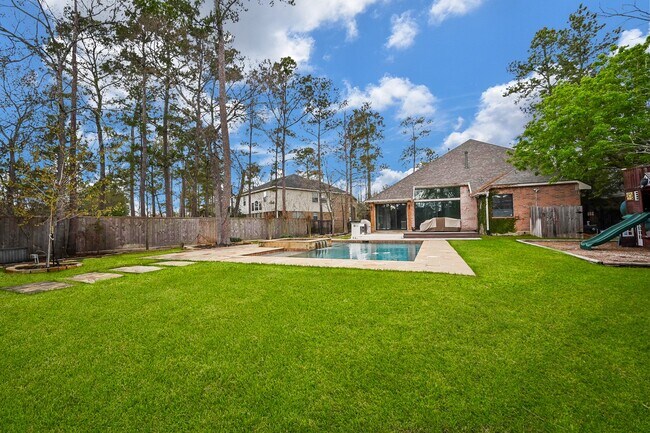 Building Photo - 146 Rocky Point Dr