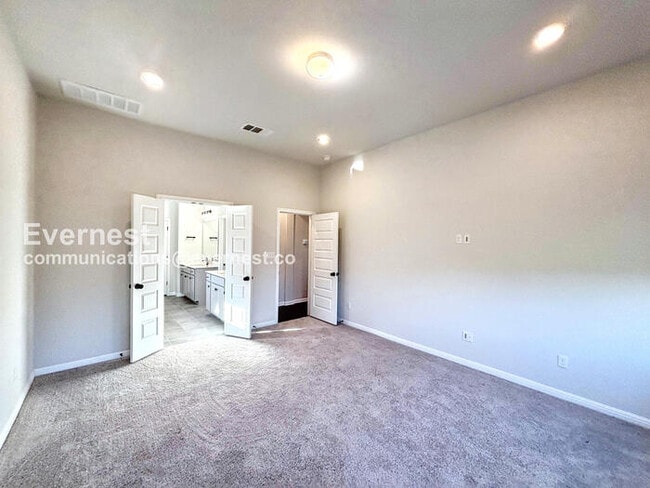 Building Photo - 102 Santo Spirit Road