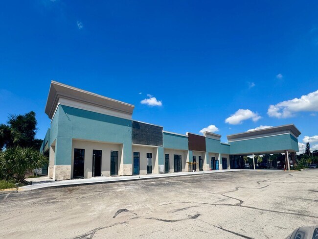 Building Photo - 7900 S Orange Blossom Trl