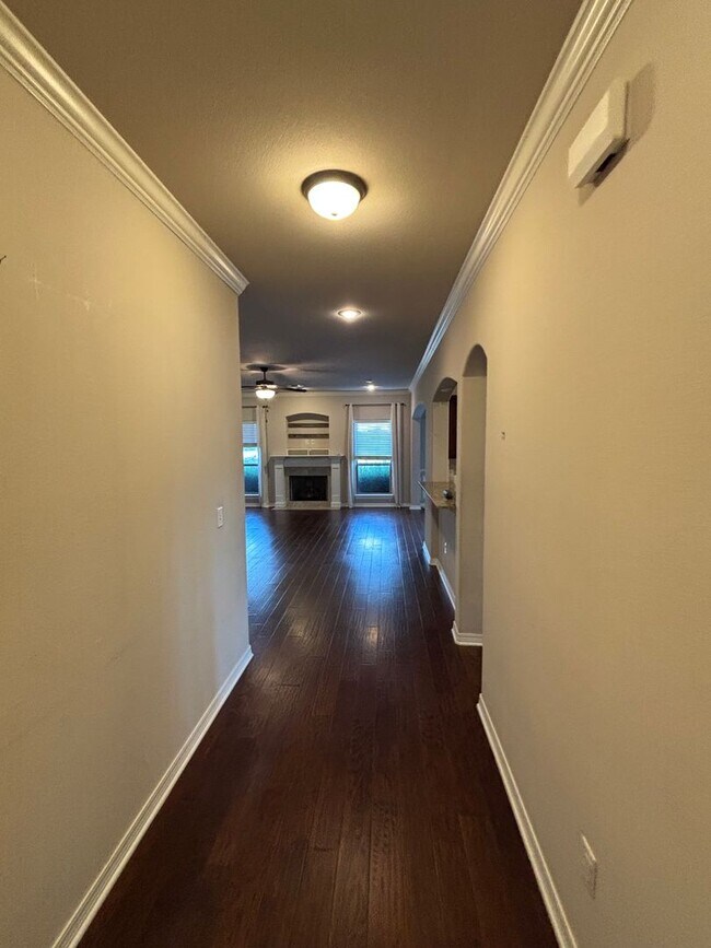 Building Photo - Available Now! Beautiful 3-Bedroom, 2-Bath...