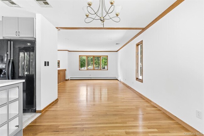 Building Photo - 118 Old Tappan Rd