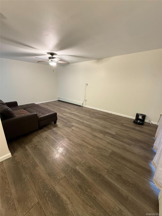 Building Photo - 1701 Cherry Hill Dr