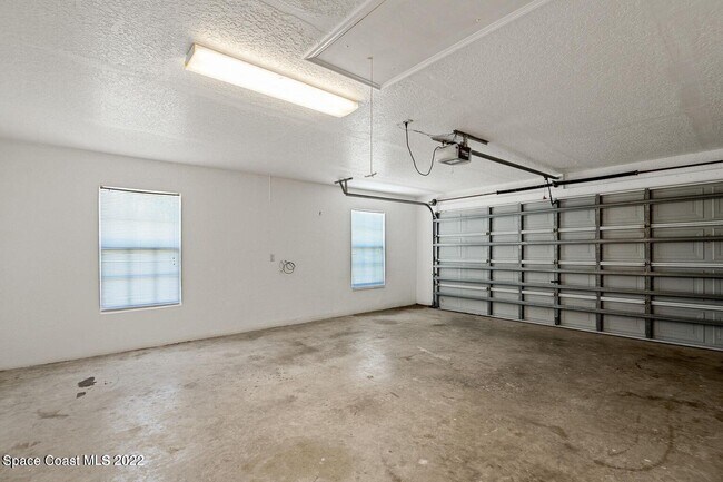 Building Photo - 4055 Navajo Ln