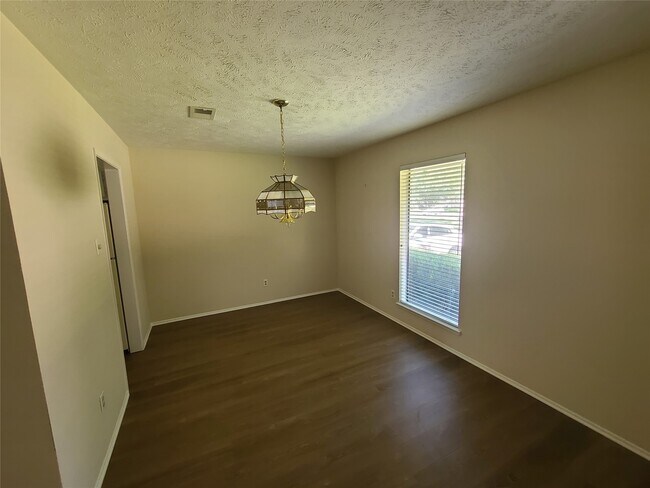 Building Photo - 3706 Hill Springs Dr