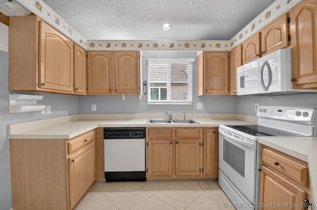 Building Photo - 9220A Vineland Ct