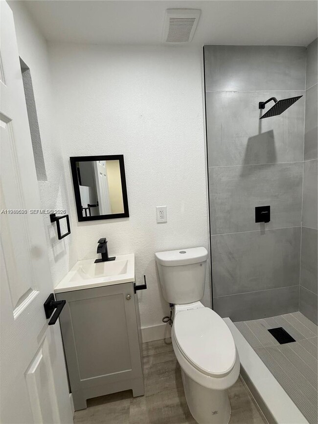 Building Photo - 5413 SW 23rd St