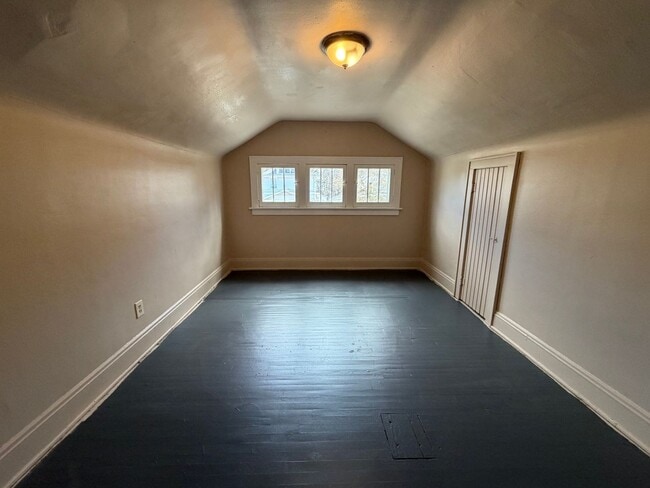 Building Photo - 868 Aberdeen St