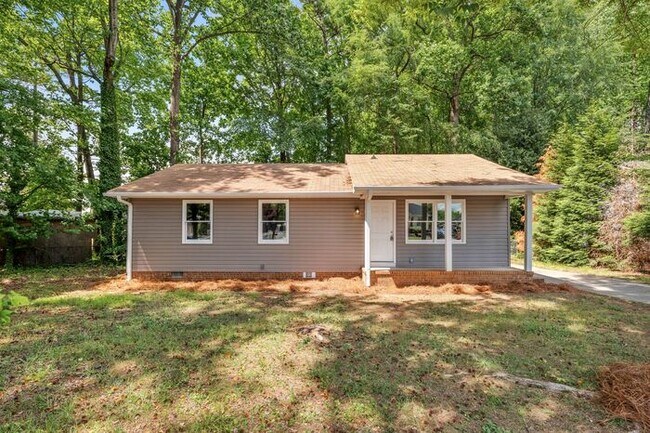 Building Photo - Great Location off of South Holden Road. 3 Bedroom 2 Bathroom Home.